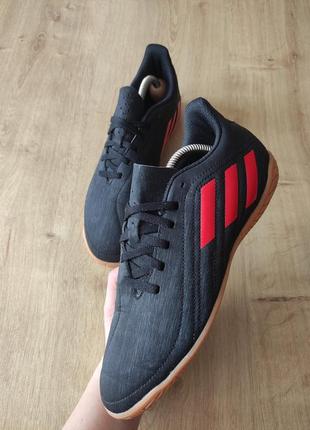 Фірмові підліткові кросівки футзалки adidas, модель 2020 року, оригінал, р.38,5.