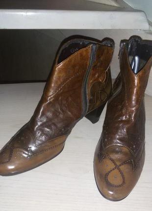 Кожаные ботинки в стиле western от бренда gabor размер 39 (25.8 cм)