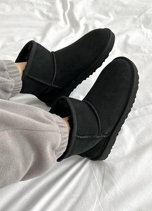 Жіночі уггі ugg classic mini black уги аггі угг міні чорного кольору