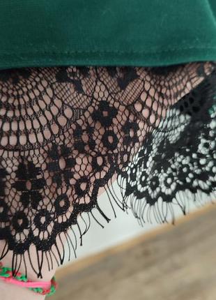 Ошатне модне красиве плаття міді тепле смарагдового кольору мереживо4 фото