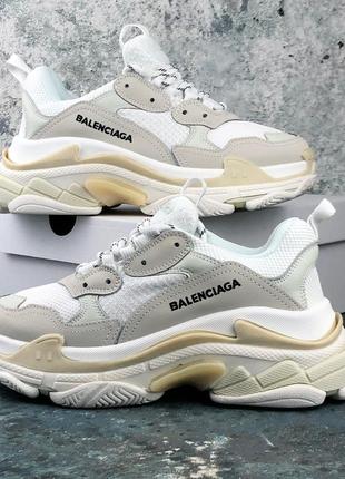 Жіночі кросівки balenciaga triple s cream