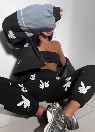 Штаны спортивные женские джоггеры с принтом на высокой посадке теплые на флисе с карманами качественные белые черные5 фото