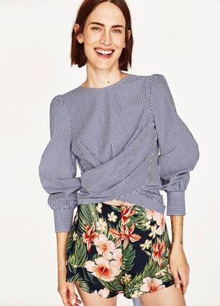 Блуза в полоску с открытой спиной и бантом сзади