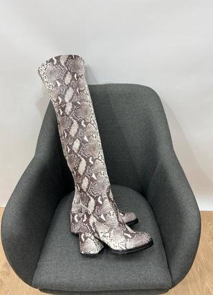 Сапоги ботфорты из эксклюзивной натуральной кожи с тиснением под змею много цветов