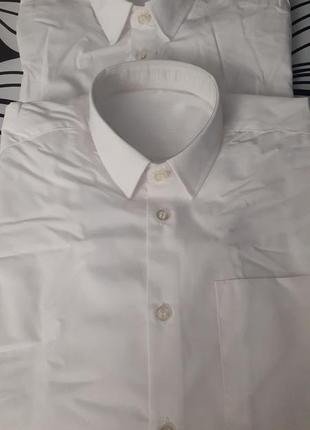 Белая классическая рубашка рубашка