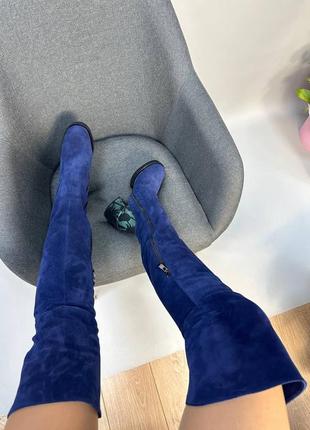 Темно сині замшеві високі чоботи ботфорти на зручному каблуку6 фото