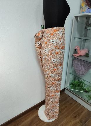 Стильные батальные брюки клеш, вискоза, цветочный принт, высокая посадка3 фото