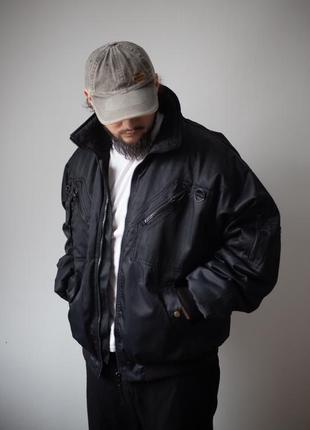 Чорний теплий бомбер вінтажна куртка