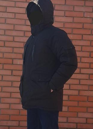 Чоловіча чорна зимова подовжена куртка пуховик3 фото