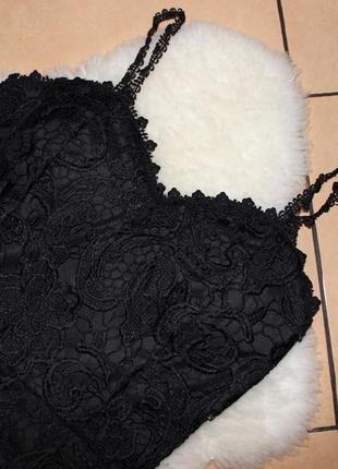 Красиве мереживне плаття з підкладкою