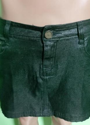 Стильная блестящая мини-юбка из шелкового джинса