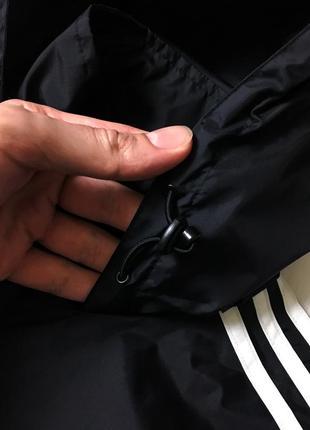 Чоловіча чорна нейлонова осіння куртка демісезонна куртка adidas адидас. розмір s m8 фото