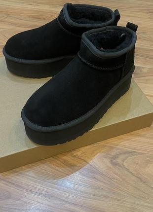 Угги ,ugg черного цвета на платформе, на толстой подошве
