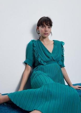 Вишукана сукня плаття пліссе довжини міді від zara