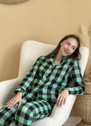 Домашня жіноча піжама cosy у клітинку зелено/чорна (сорочка+штани)5 фото