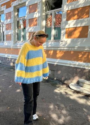 Базовый жёлто-голубой свитер оверсайз2 фото