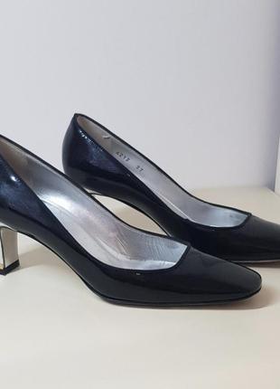 Дизайнерские туфли dolce gabbana лакированная кожа 37 размер1 фото