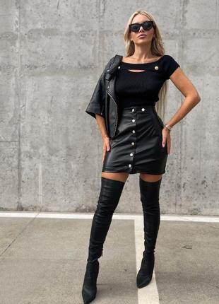 Женская кожаная юбка мини черная короткая с пуговицами s m l 42-44 46-48 кожзам супер качество!3 фото