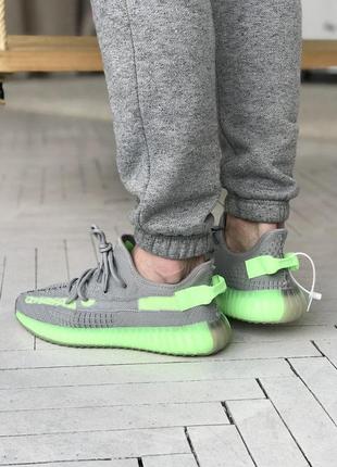 Крутые мужские кроссовки adidas yeezy 350 в сером цвете с салатовой подошвой (40-45)10 фото