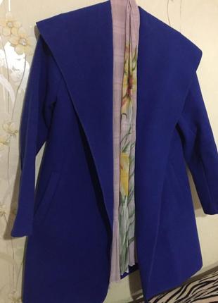 Ярко-синее стильное пальто-халат, цвет -электрик3 фото
