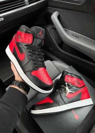 Чоловічі кросівки nike air jordan 1 high / найк джордан / демісезонні / весняні, літні, осінні / взуття / високі / шкіра / білі, чорні, червоні