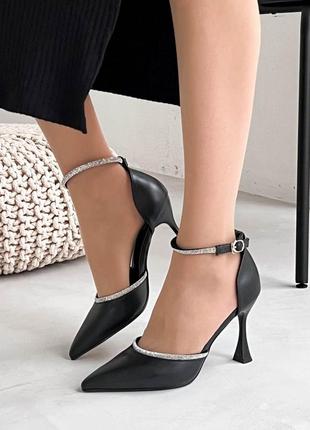 Женские туфли на каблуке, черные, экокожа10 фото