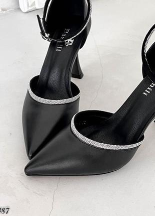 Женские туфли на каблуке, черные, экокожа9 фото