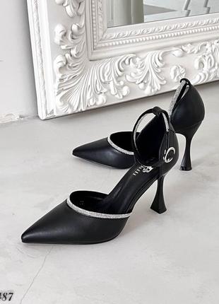 Женские туфли на каблуке, черные, экокожа8 фото