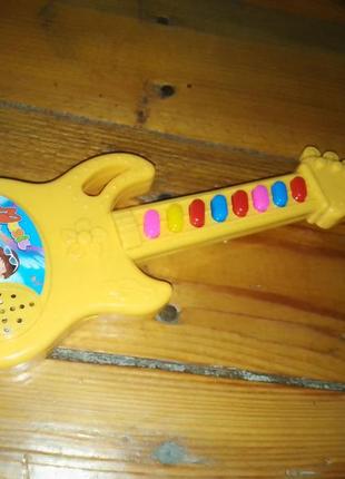 Музыкальная детская игрушечная гитара с нотами, оценка, отсутствие, дефект2 фото