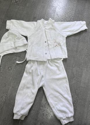 Білий костюмчик 3