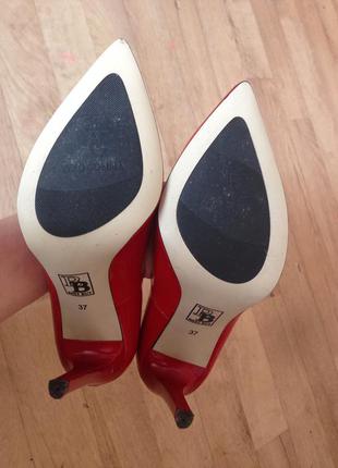 Очень красивые туфли-лодочки красного цвета, польской фирмы best but5 фото