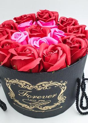 Подарочный набор мыльных роз forever i love you подарочный набор букет из мыла в красную шляпную коробку1 фото