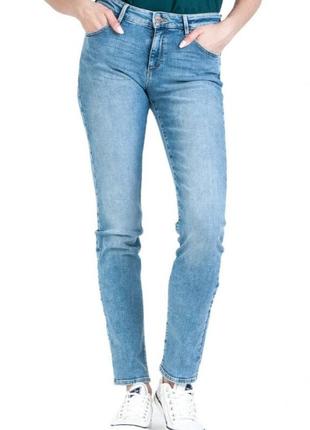 Жіночі джинси wrangler w28lvh78x.