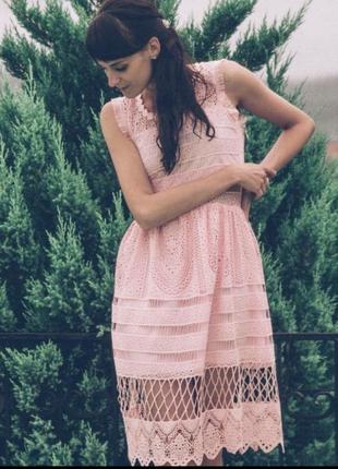 Платье нежно-розового цвета. размер s.1 фото