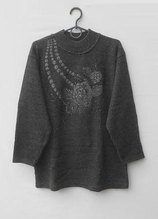 Теплый мягкий шерстяной  свитер 30% шерсть