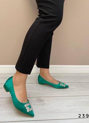 Зелені балетки на каблуку