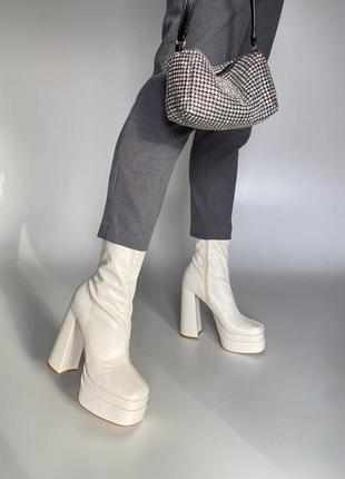 Ботинки на каблуку братц бежеві