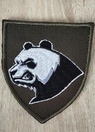 Панда. шеврон з вишивкою на оливі.