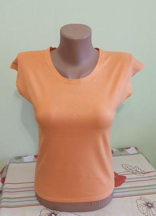 Жіноча однотонна футболка з коротким рукавом з камінчиками. колір: бежевий, оранжевий