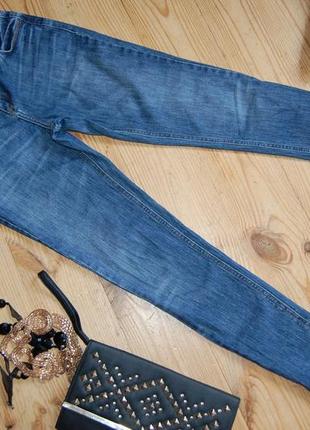 Стильные джинсы zara в отличном состоянии приятная цена.