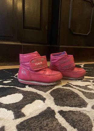 Зимние ботинки водонепроницаемые розовые теплые сапоги угги на девочку4 фото