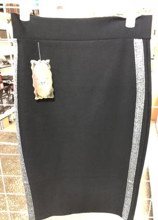 Черная с тонкого трикатажа  юбка.