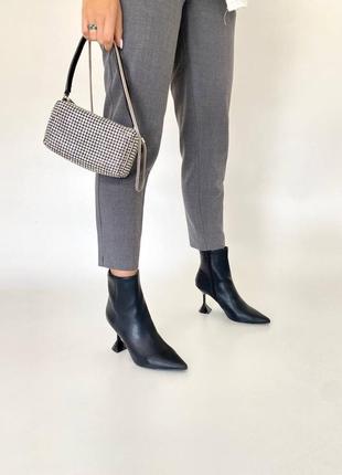 Ботинки на каблуку рюмка