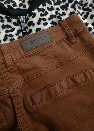 Джинсовая юбка деним с карманами коричневая мини7 фото