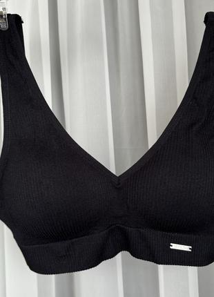 Топ в рубчик на широких шлейках🤍