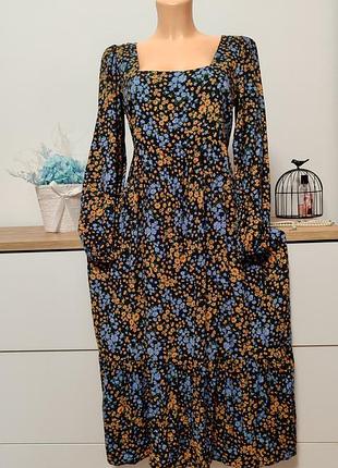 Платье в цветочный принт!