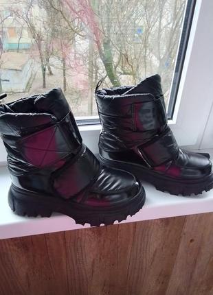Зимние черные сапожки