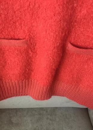 Яркий свитер с кармашками3 фото