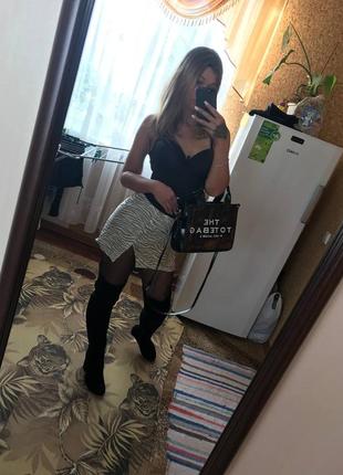 Актуальная, модная, стильная мини юбка motel с разрезом спереди2 фото