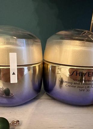 Крем shiseido vital perfection uplifting and firming day cream spf 303 фото